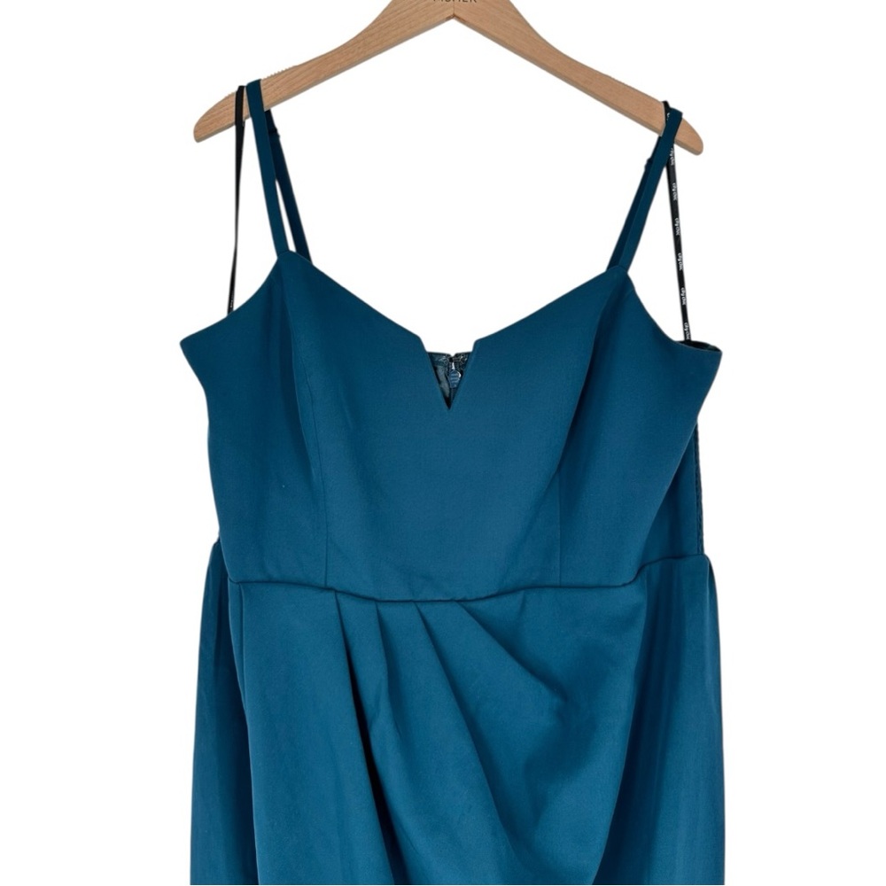City Chic Sassy V Midi Dress in Emerald size S/16 Notch V Neck Adjustable Straps - Picture 4 of 14